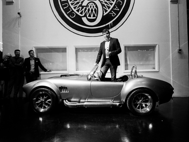 Illustration for article titled JALOPNIK MAKES ANNOUNCEMENTS FROM FANCY CAR